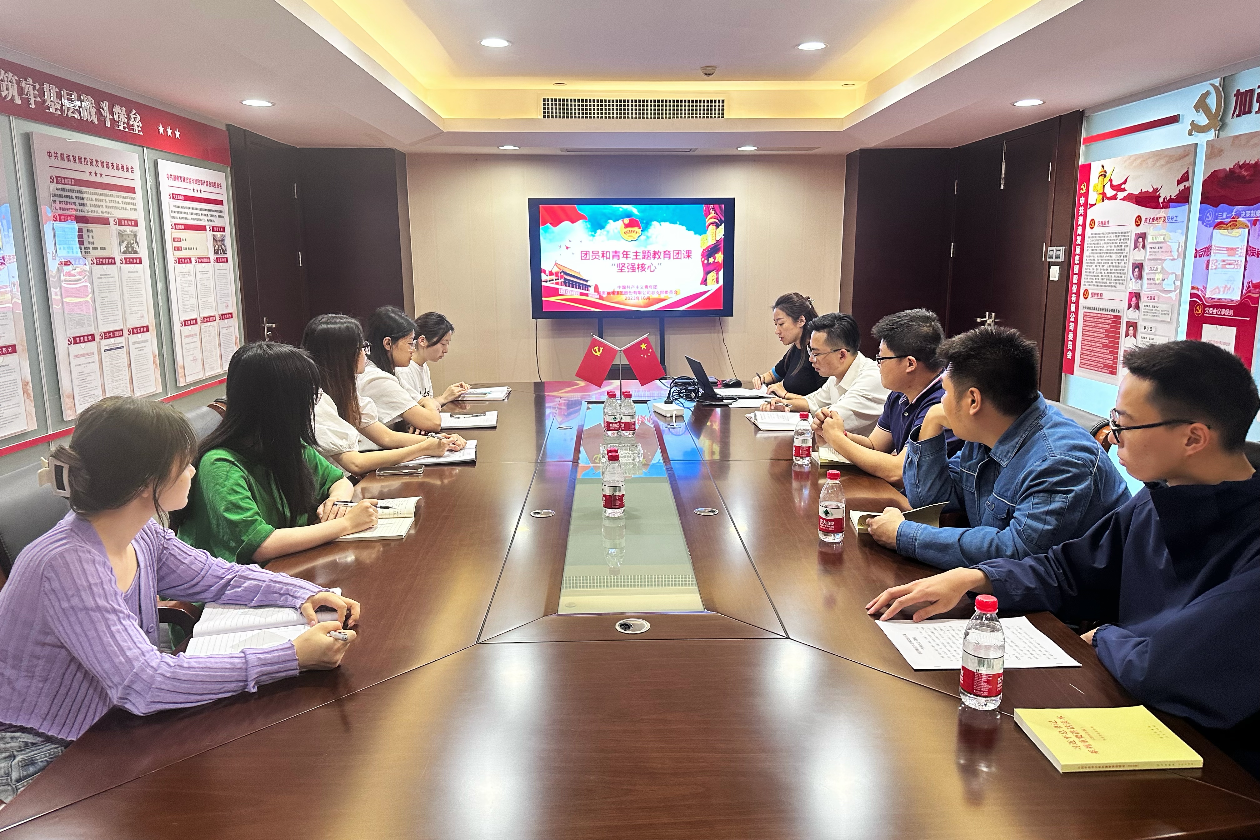 “恰同学少年，风华正茂” ——乐鱼（中国）开展主题团日活动